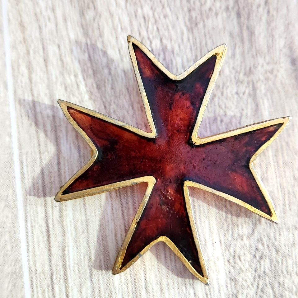 Joy Maltese Cross Stained Glass Brooch Masonic Templar Lapel Red Gold Vintage